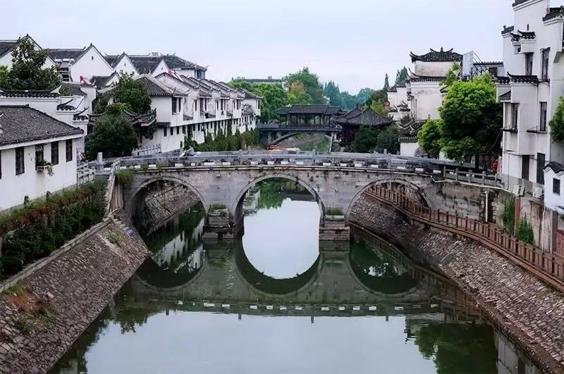 逃离啦啦队员的家